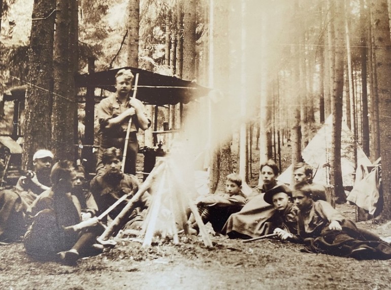 Svojsík se skauty, tábor Orlovy, 1914.